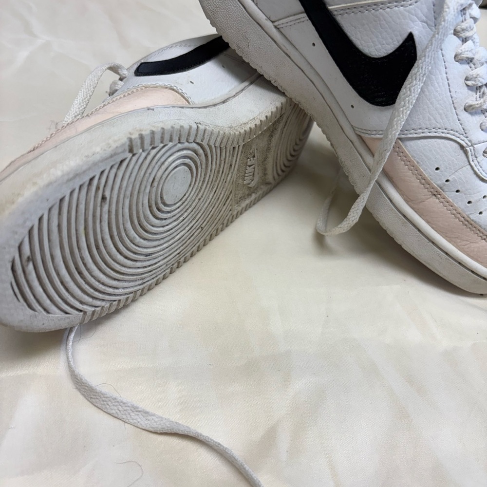 Nike Womans Court Vision